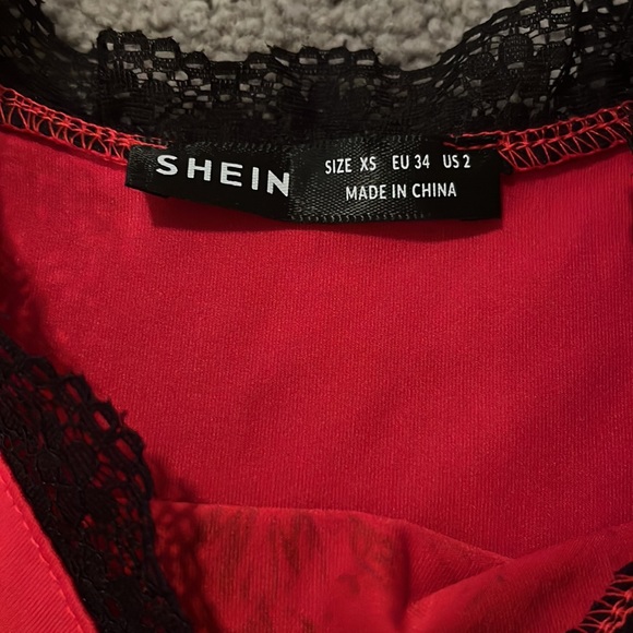 shein graphic lace cropped tank top size xs - Picture 3 of 5